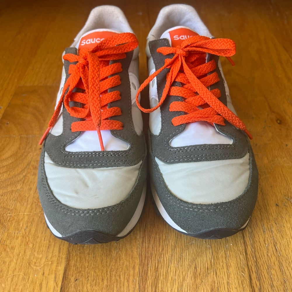 Saucony jazz running sneakers